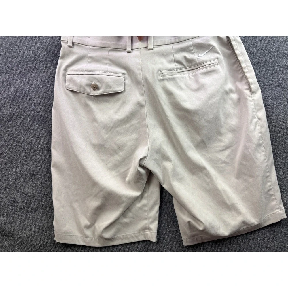 Nike Golf Shorts Mens 32 Beige Dri-FIT Flat Front Performance Khaki